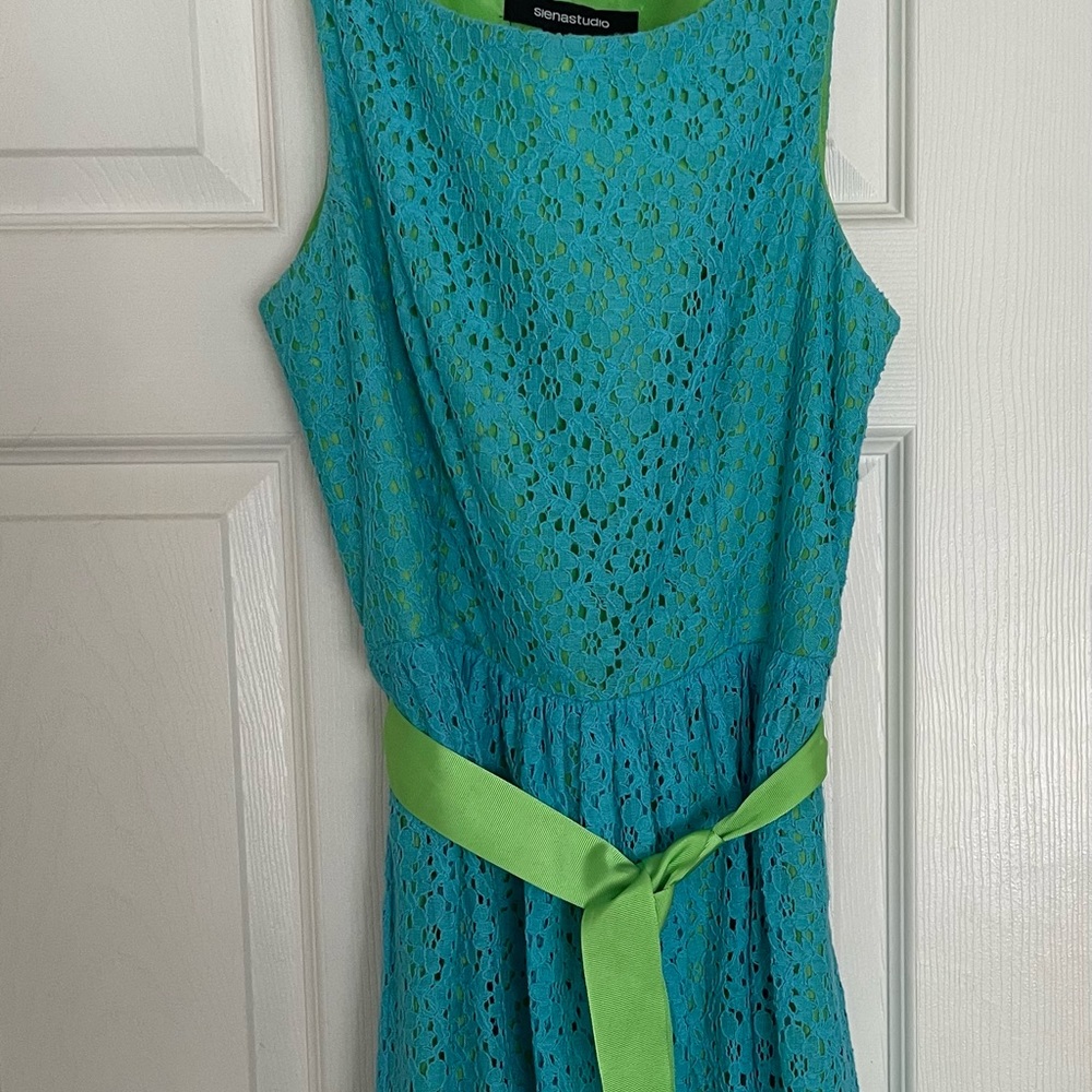 Sienastudio sleeveless lace eyelet dress